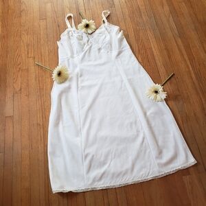 Vintage Slip or Dress / Farmhouse / Cotton Feel / Pretty Details / Size 38 / 60s